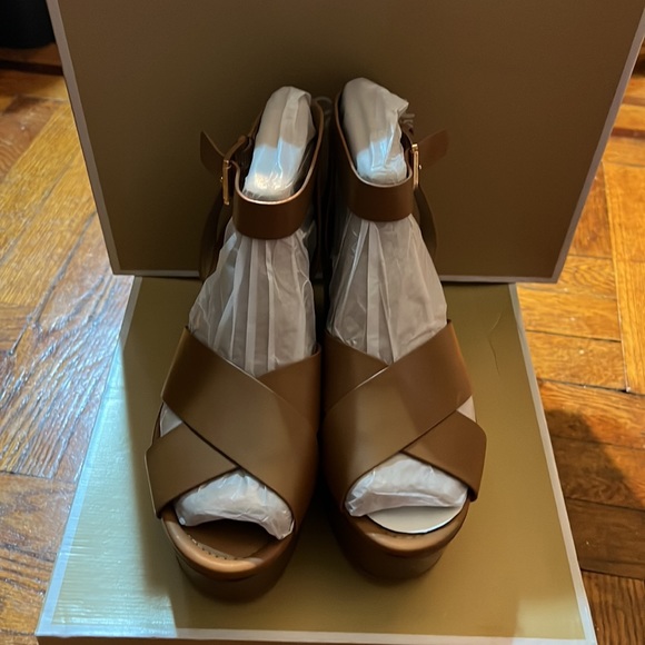 Michael Michael Kors brand new platforms/Sandals - Picture 5 of 8
